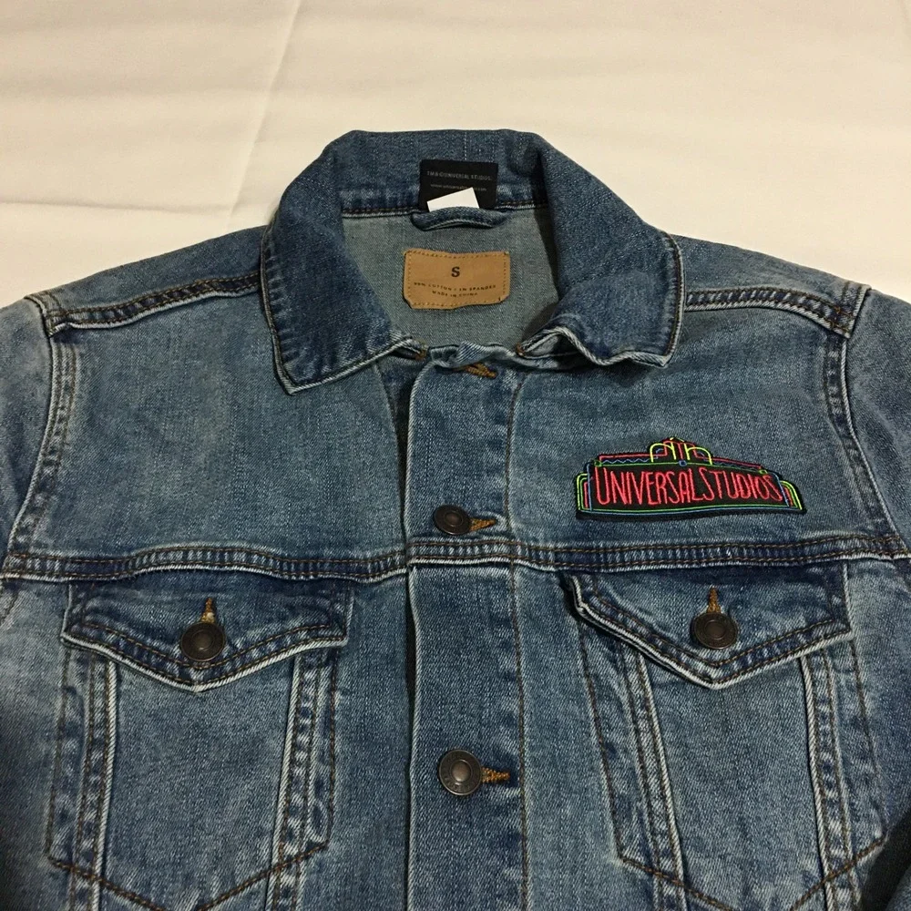 Universal Studios Denim Jacket Men Small Blue Retro Patch Trucker